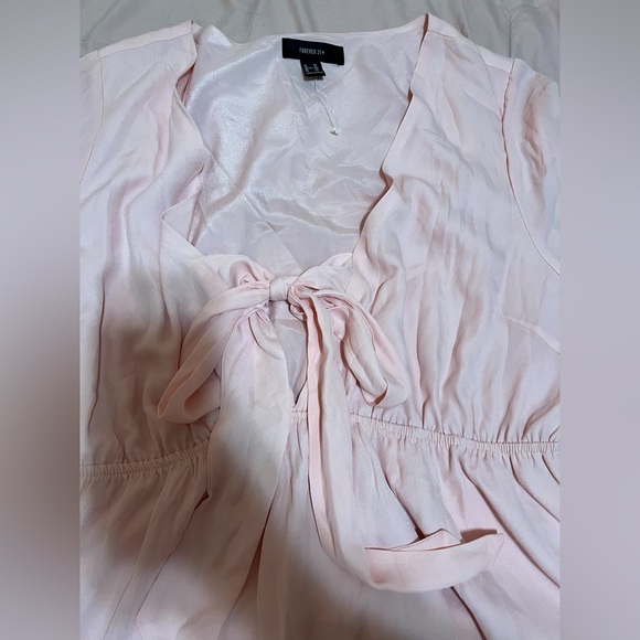 Forever 21 Light pink dress. No original tag but never worn. - Picture 1 of 5